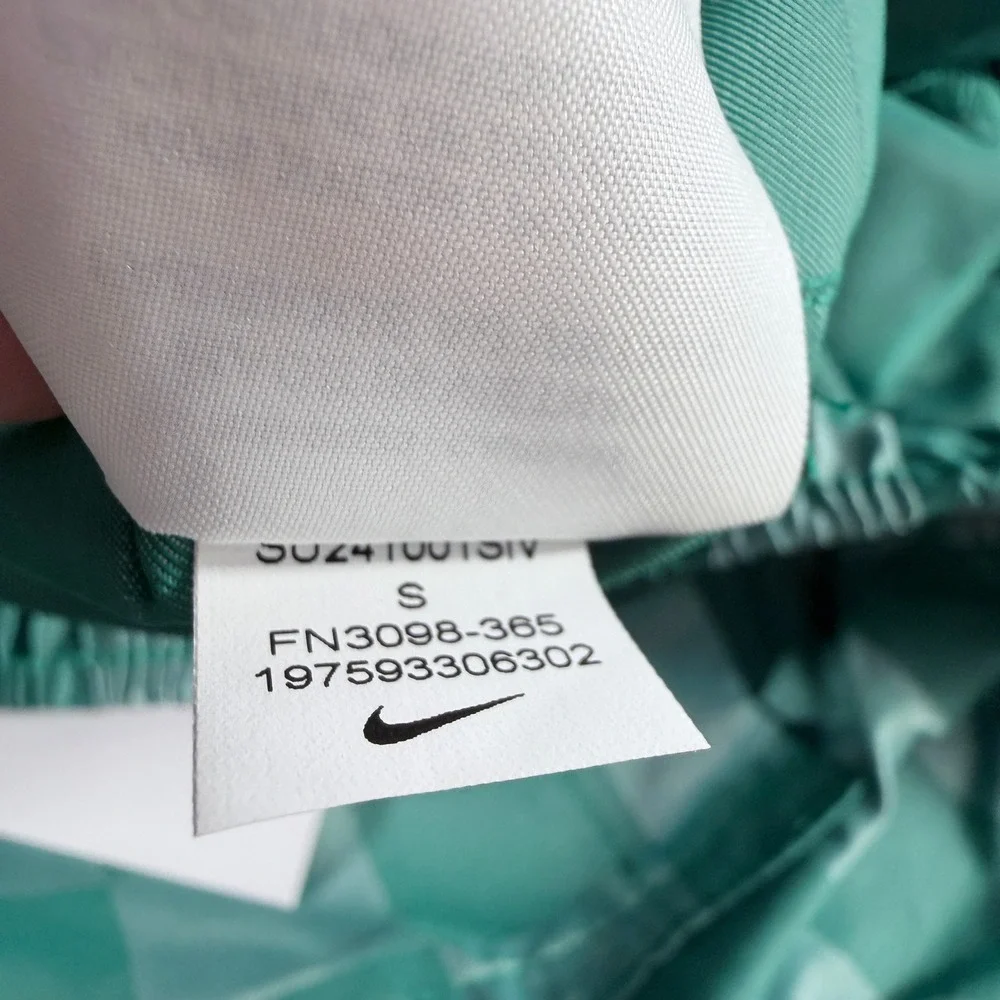 Nike Men's Club Flow Checkered Nylon Shorts Malachite Green‎ Size S FN3098-365